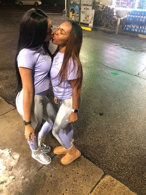 ass lickinglesbians